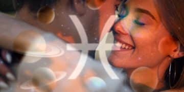 Zodiac Friendship Guide: Astrology's Secrets to Lasting Bonds - Cover Image